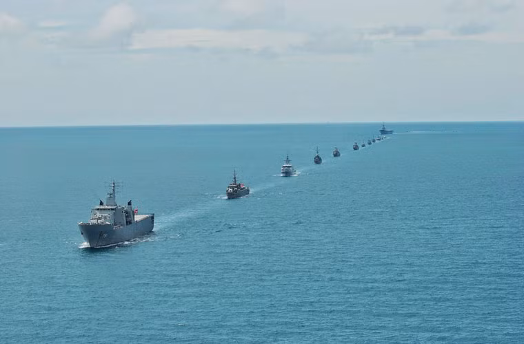Đội hình tàu chiến hùng hậu của Hải quân Thái Lan.