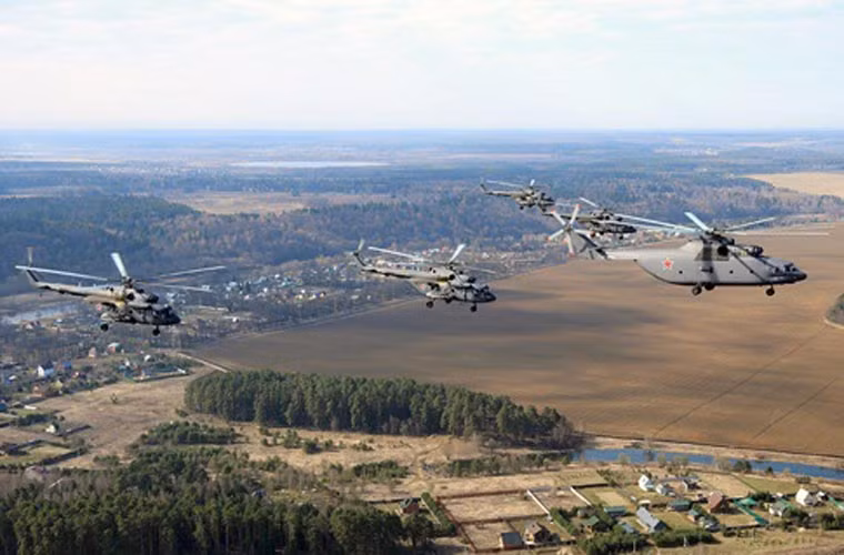 Gã khổng lồ Mi-26 sẽ xuất hiện trong lễ duyệt binh cùng với 4 chiếc trực thăng vận tải Mi-8 MTV-5