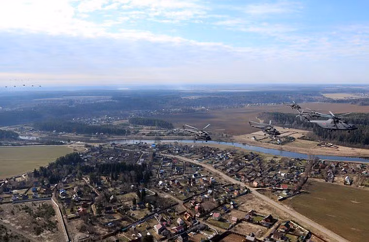 Mi-8MTV-5 (còn gọi là Mi-17V-5 biến thể xuất khẩu) là một biến thể nâng cấp từ trực Mi-8. Nó được trang bị 2 động cơ Klimov TV3-117VM, khoang hàng hóa được trang bị một đoạn đường nối giúp xếp dỡ hàng hóa thuận tiện hơn.