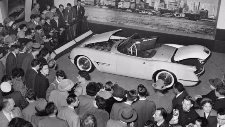 Chiếc Chevrolet Corvette C1 là mẫu xe thể thao khá nổi tiếng của hãng GM trong thập niên 60.