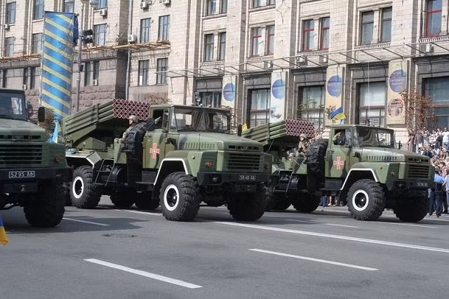 Hệ thống pháo phản lực phóng loạt Bastion-1.