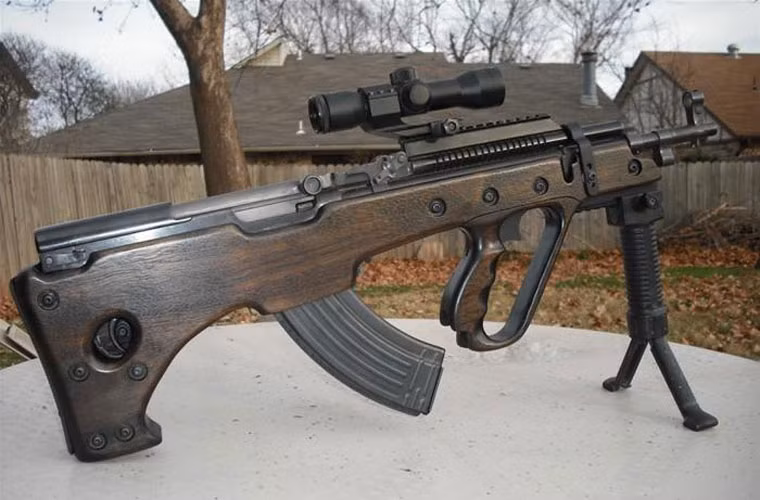 Khẩu Type 56 sau khi được dân Mỹ "độ" lại đã biến đổi sang hình dạng khác xa nguyên mẫu.