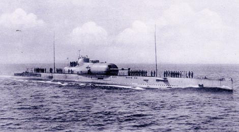 Tàu ngầm pháo hạm Surcouf đã bị đánh chìm sau một vụ tấn công nhầm của Mỹ và ý tưởng thiết kế của nó cũng chìm theo.