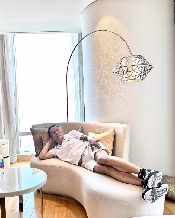 Bat cuoi voi ten ca khuc moi Duy Manh tang them cho Tuan Hung-Hinh-4