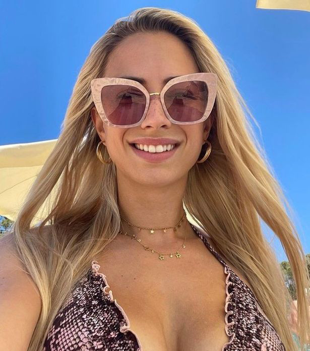 Silvija Brozovic là vợ của cầu thủ đội tuyển Croatia Marcelo Brozovic. Cả hai kết hôn vào năm 2016 sau 7 năm yêu nhau. Nàng Wag có mái tóc dài óng ả và vóc dáng gợi cảm, dù đã là mẹ 2 con.