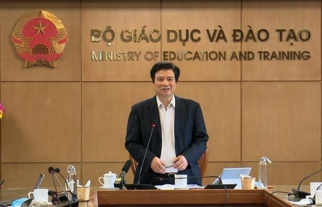 Thu tuong ky luat Thu truong Bo Giao duc va Dao tao Nguyen Huu Do
