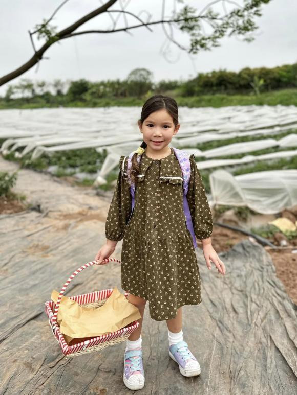 Con gái Hà Anh cũng ngày càng xinh đẹp, dễ thương.