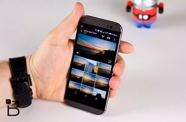  HTC One M8 có phiên bản nhựa. Theo một nguồn thông tin hôm chủ nhật, HTC đang tiến hành sản xuất HTC One M8 phiên bản nhựa. Phiên bản này sẽ giống hệt phiên bản M8 mới, chỉ khác nhau về chất liệu sản xuất, nhưng giá cả thì một trời một vực. HTC One M8 nguyên khối théo giá 853 USD thì phiên bản nhựa chỉ có giá 483 USD.