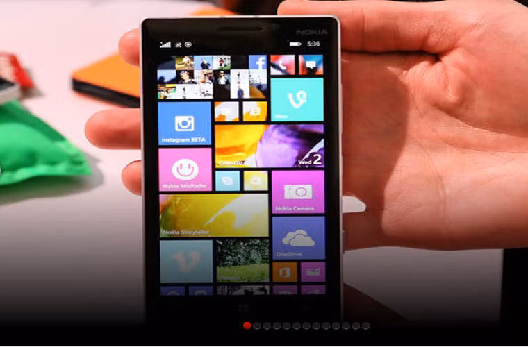Nokia giới thiệu điện thoại mới. Trong hội nghị các nhà phát triển Build của Microsoft, Phó giám đốc điều hành thiết bị của Microsoft đã giới thiệu chiếc điện thoại mới Nokia Lumia 930. Điện thoại mới sử dụng Windows Phone 8.1, có camera 20 Mp, màn hình 5 inch full HD ClearBlack, độ phân giải 1080p, sử dụng bộ vi xử lý lõi tứ 2,2 Ghz Snapdragon 800.