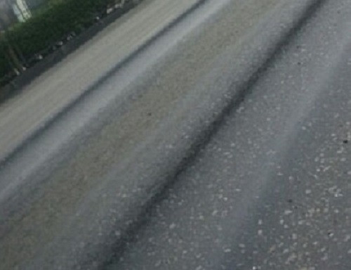 Nhiều rãnh sâu 10 cm xuất hiện trên quốc lộ 5.