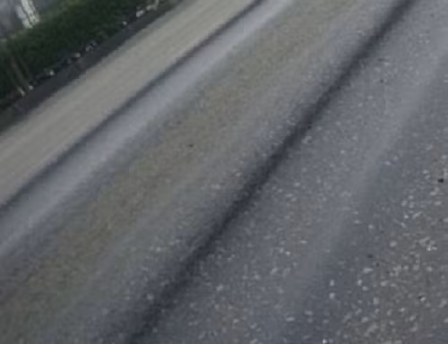 Nhiều rãnh sâu 10 cm xuất hiện trên quốc lộ 5.