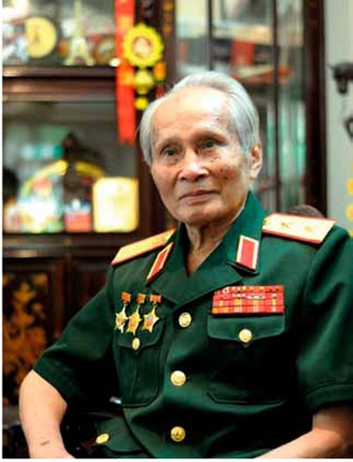 Trung tướng Nguyễn Quốc Thước.