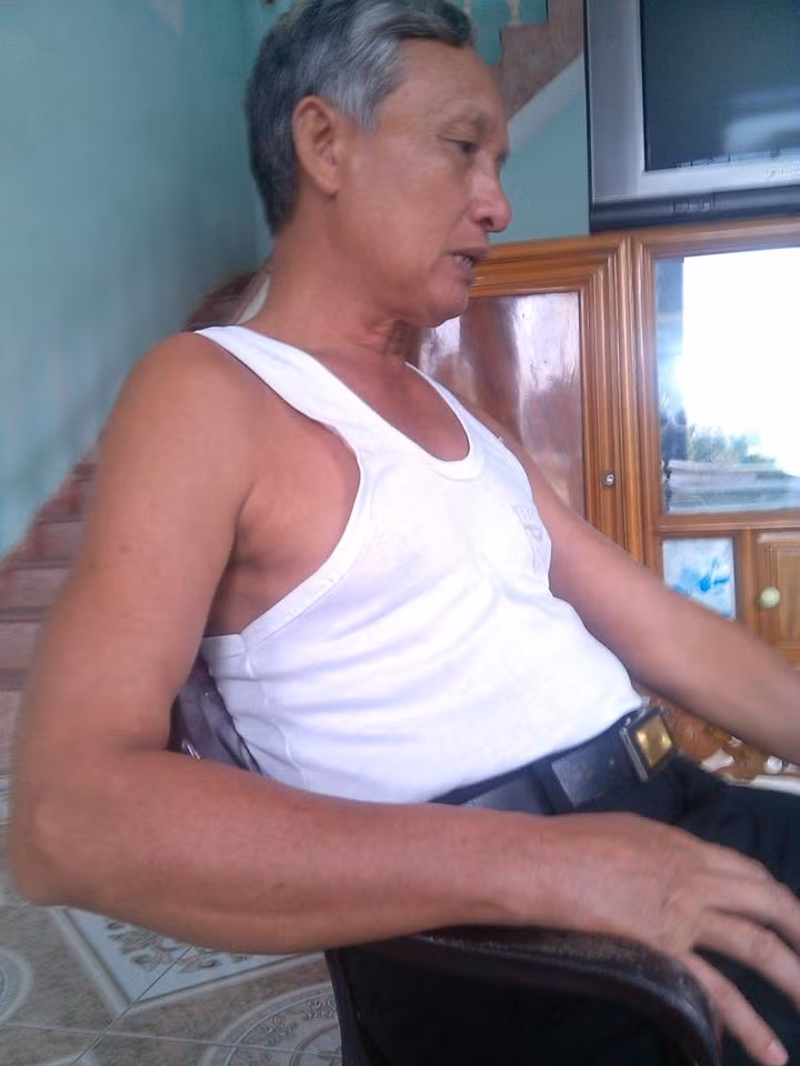 Ông Hoàng Đình Nghĩa, Trưởng xóm Thắng.