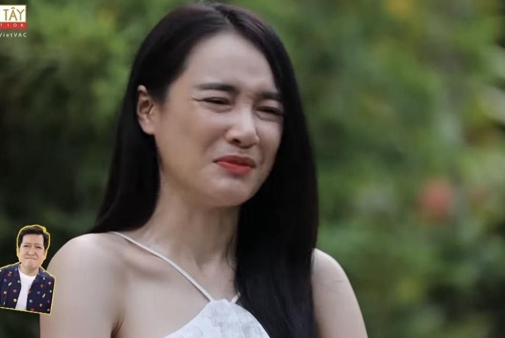 Camera cua show thuc te “chiu thua” truoc nhan sac A hau Phuong Nhi