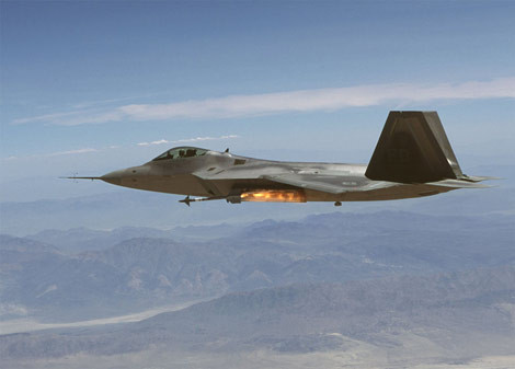 F-22 phóng tên lửa AIM-9X.