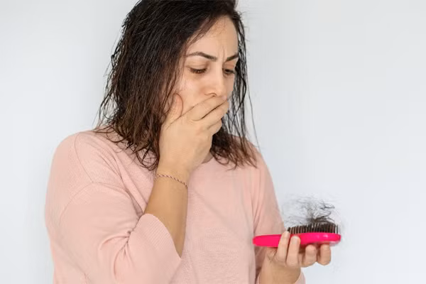 Trieu chung moi pho bien khien benh nhan COVID-19 hoang so