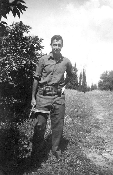 Chàng trai Ariel trong cuộc chiến tranh Arab-Israel năm 1948.