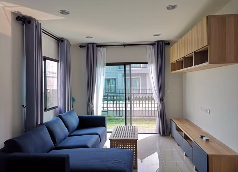 Mua nha xay san chung so do, vo chong tre do khoc do cuoi-Hinh-2