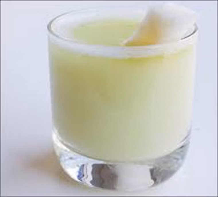 Hoặc đơn giản với cốc nước ép từ củ đậu giải nhiệt, tăng cường sức khỏe cực tốt.