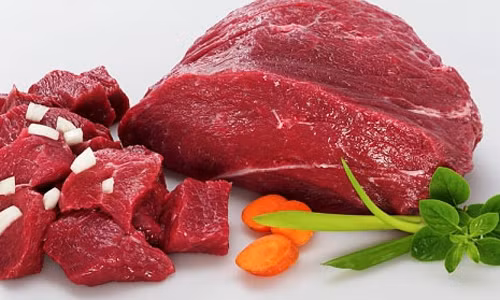 Khi đi vào cơ thể, thịt đỏ dễ tạo nên các chất có hại, làm tăng khả năng mắc các bệnh về tim mạch.