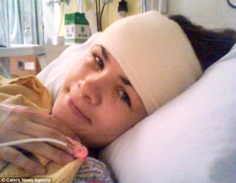 Để trị bệnh tận gốc, Hannah quyết định tiến hành phẫu thuật loại bỏ khối u trong não bất chấp bác sĩ cảnh báo nguy cơ bệnh nhân có khả năng tàn tật vĩnh viễn, thậm chí suy giảm trí nhớ nghiêm trọng.