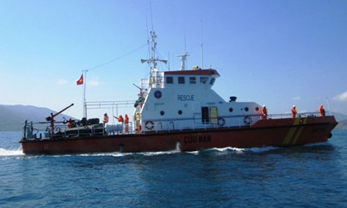 Tàu SAR27-01 thực hiện TKCN. Ảnh. Thanhnien.com.vn.
