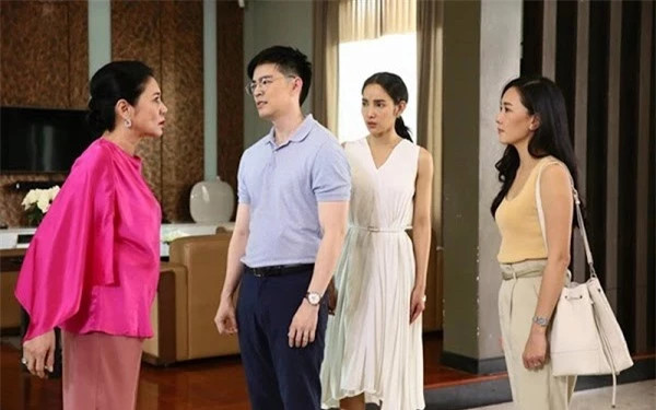 Vi mon qua mung tho, chong toi suyt bi me vo cach mat