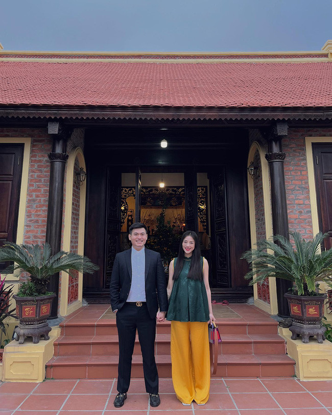 Ngắm nghía style của Salim, chị em sẽ biết mặc đẹp khi bầu bí - Hình 3 Ngam nghia style cua Salim, chi em se biet mac dep khi bau bi-Hinh-3