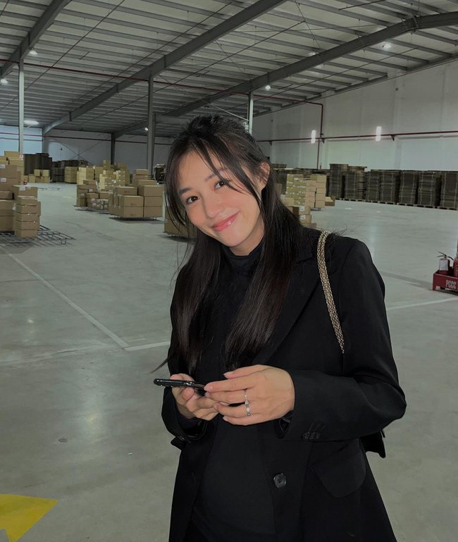 Ngắm nghía style của Salim, chị em sẽ biết mặc đẹp khi bầu bí - Hình 5 Ngam nghia style cua Salim, chi em se biet mac dep khi bau bi-Hinh-5