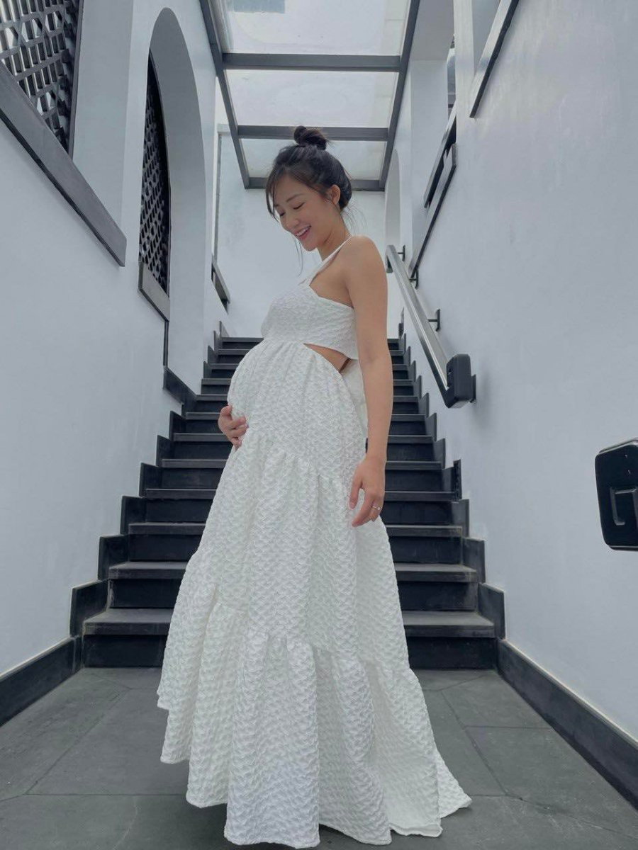 Ngắm nghía style của Salim, chị em sẽ biết mặc đẹp khi bầu bí - Hình 9 Ngam nghia style cua Salim, chi em se biet mac dep khi bau bi-Hinh-9