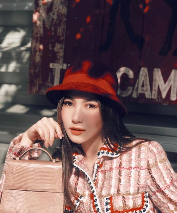 Rầm rộ tin Hương Tràm đã về Việt Nam sau 3 năm du học Mỹ - Hình 3 Ram ro tin Huong Tram da ve Viet Nam sau 3 nam du hoc My-Hinh-3