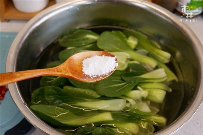 Rua rau bang nuoc lanh la dai: Tha them 2 thu nay moi chuan