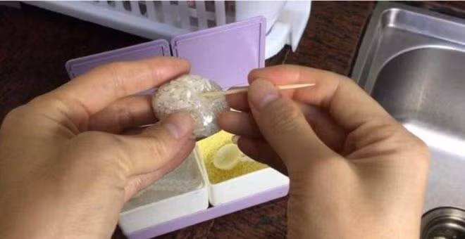 De 1 nam gao duoi goi, cong dung tuyet voi it ai ngo toi-Hinh-2