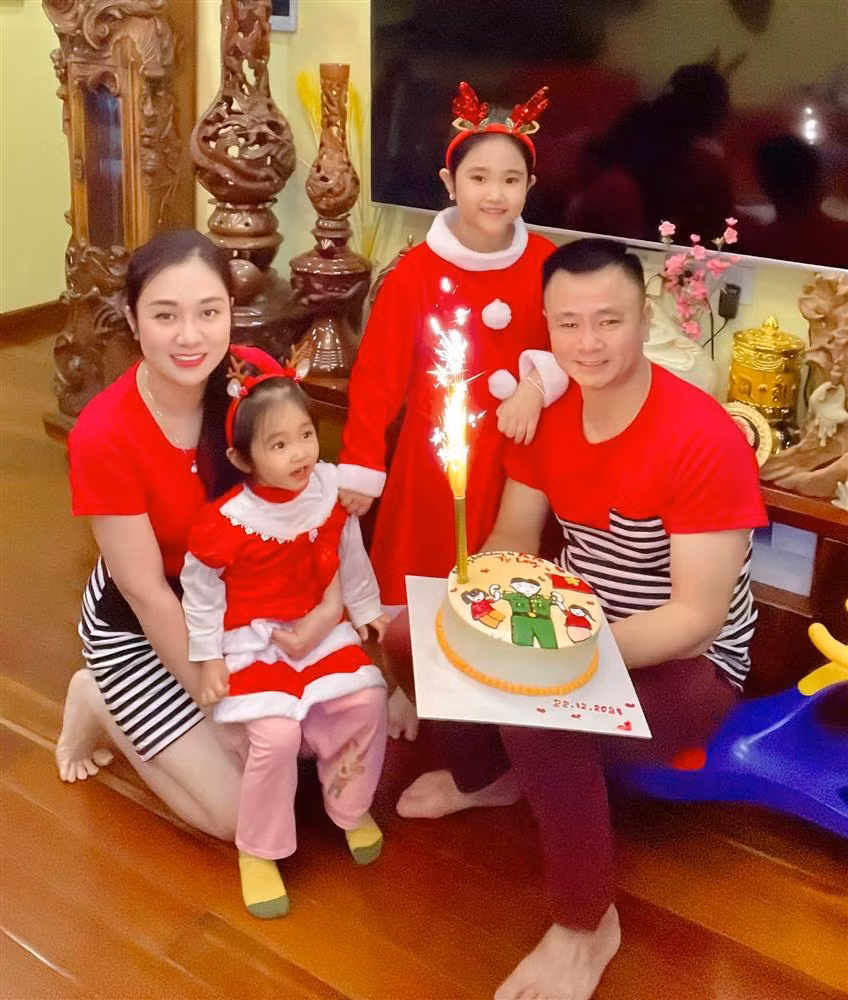 Ba xa Tu Long mang bau lan 3, khoe luon gioi tinh thai nhi-Hinh-4