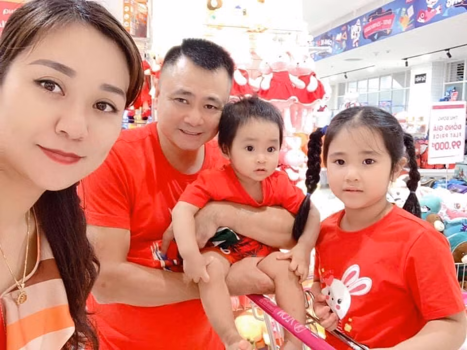 Ba xa Tu Long mang bau lan 3, khoe luon gioi tinh thai nhi-Hinh-5