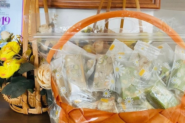 NSND Minh Chau U70: Noi co don mot minh, xa con-Hinh-3