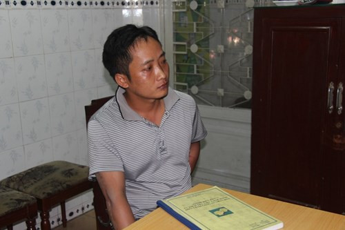 6. Ngày 3/11, Công an quận 5, TP HCM đang tạm giữ hình sự hung thủ Nguyễn Văn Dũng (30 tuổi, quê tỉnh Bến Tre) - được xác định là người đã tạt axit hàng loạt người tại công ty TNHH Quà Tặng TMT số 127, Nguyễn Văn Cừ, quận 5. Dũng còn chạy đuổi theo chị Hồng Kim Hui (23 tuổi, Kiên Giang) ra đường để tạt axit, khiến nạn nhân kêu la trong đau đớn.