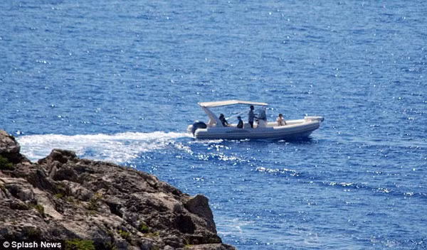 Brad-Angie chọn hòn đảo Gozo làm nơi hưởng tuần trăng mật và quay phim mới.