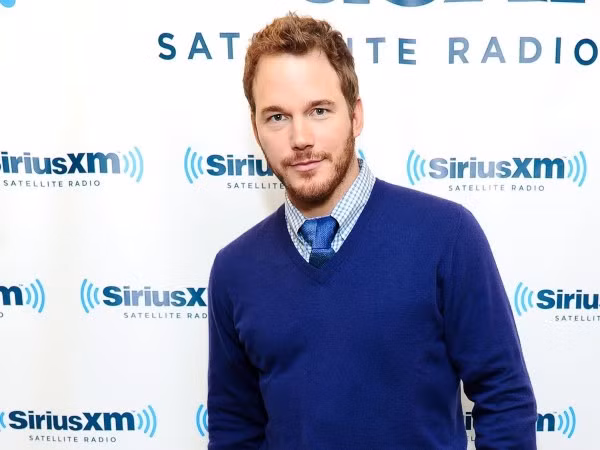 Nhờ bộ phim bom tấn "Vệ binh dải ngân hà" mà Chris Pratt đã được ghi danh trong danh sách các ngôi sao hạng A Hollywood. Nhưng mới đây, nam diễn viên 35 tuổi vừa “khoe” gia cảnh vô gia cư của mình trên Facebook cùng chiếc xe van từng một thời là nhà của anh khi chưa nổi tiếng.