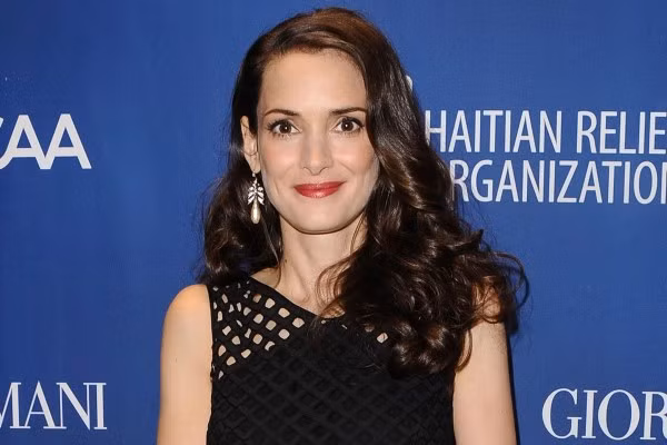 Năm 2009, nữ diễn viên Winona Ryder tâm sự với tạp chí Elle UK rằng năm 20 tuổi cô từng bị suy sụp tinh thần đến kiệt quệ. “Mọi người nghĩ tôi là người may mắn vì có mọi thứ trên thế giới nhưng bên trong con người tôi hoàn toàn trống rỗng và luôn có cảm giác mất mát”.