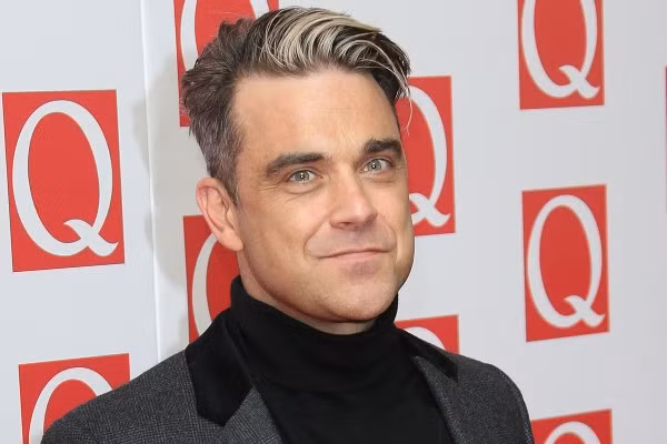 Nam ca sĩ Robbie Williams từng phải chống lại chứng trầm cảm và nghiện một thời gian dài. “Trầm cảm giống như kiểu bạn bị cảm nặng và cả ngày lúc nào cũng ủ dột, không có tâm trạng làm gì”.
