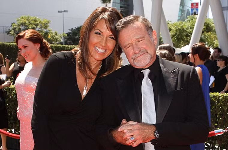 Tháng 10/2011, ông kết hôn với người vợ thứ 3, nhà thiết kế đồ họa Susan Schneider. Hai người sống tại căn nhà của Williams ở California.