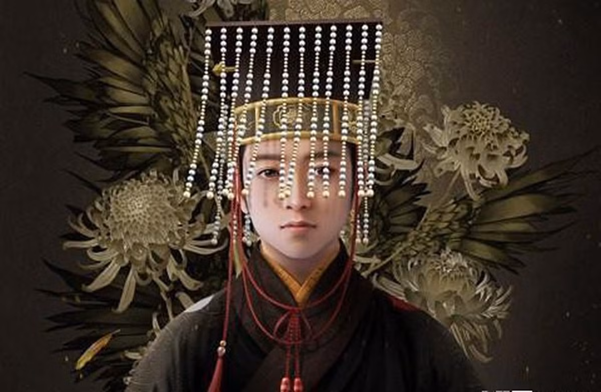 Con gái Lê Ngân là Lê Nhật Lệ lấy vua Lê Thái Tông, được sắc phong Huệ phi. Xét về thứ bậc gia đình, ông là bố vợ của vua. Tuy nhiên, đang ở đỉnh cao quyền lực, ông gặp họa lớn do chính mình gây nên.