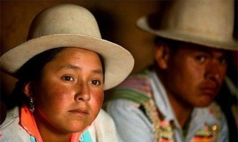 Tộc người kỳ lạ này sinh sống ở Sri Lanka. Đúng như tên gọi, không ai trong bộ tộc biết cười hay cơ mặt cười... cả bộ tộc họ không bao giờ cười.