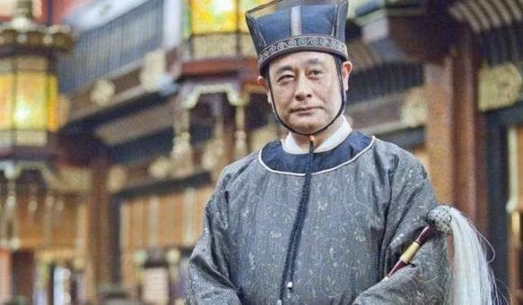 Thái giám nào cố tình đọc sai chiếu chỉ, cứu sống hàng nghìn người? - Hình 2 Thai giam nao co tinh doc sai chieu chi, cuu song hang nghin nguoi?-Hinh-2