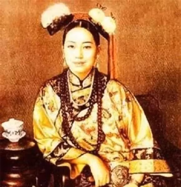 br/> Vì vậy, Từ Hi thông minh bắt đầu hối lộ thái giám An Đức Hải - người hầu thân cận của Hàm Phong để bà có cơ hội gần vị hoàng đế này. An Đức Hải đã hoàn thành sứ mệnh của mình và nhanh chóng sắp đặt để Từ Hi có cơ hội tiếp xúc với Hàm Phong.