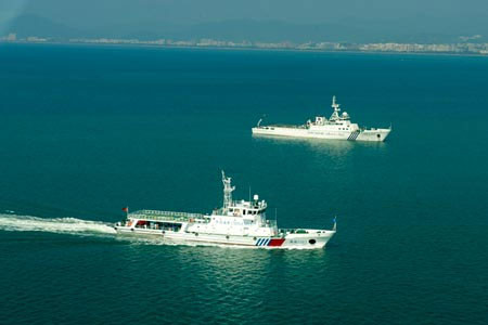 Hai tàu tuần tra biển Trung Quốc đi làm nhiệm vụ. (Ảnh minh họa)