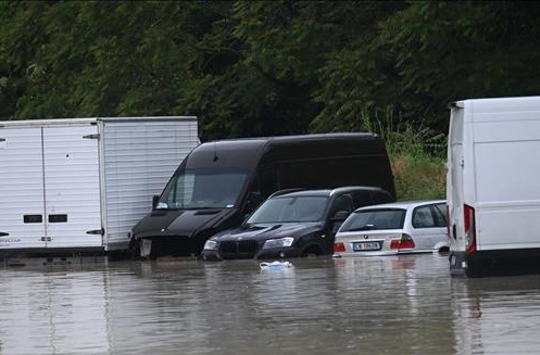 Lu lut kinh hoang tai Italy la do mot hien tuong thoi tiet la