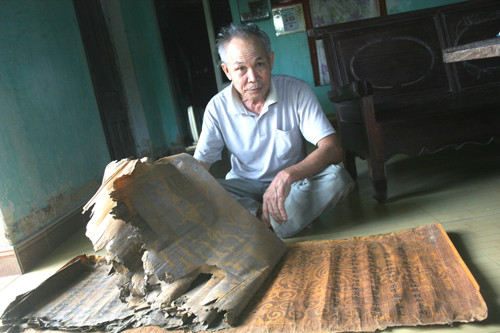 Hiện cụ Thìn vẫn còn giữ nhiều sắc phong vua ban cho cụ Lê Trung Nghĩa.