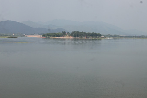 Hồ Đại Lải vắng khách vì tin đồn.